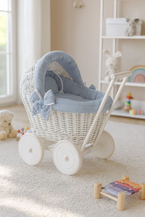 Wiklinowy wózek dla lalek pchacz biały z pościelką brudny niebieski i miękką wyściółką STELLA