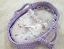 Kosz Mojżesza BOHO bawełniany nosidełko dla lalek z drewnianą kołyską - fioletowy