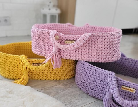 Kosz Mojżesza BOHO bawełniany nosidełko dla lalek z drewnianą kołyską - fioletowy