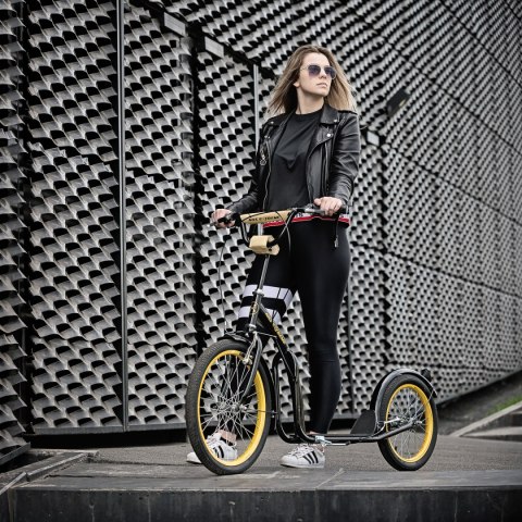 WH200 BLACK/GOLD 20/16'' HULAJNOGA Z POMP. KOŁAMI NILS EXTREME NILS EXTREME WH200 BLACK/GOLD 20/16'' HULAJNOGA Z POMP. KOŁAMI NILS EXTREME NILS EXTREME