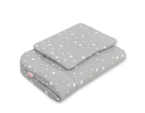 Komplet pościeli dla niemowląt z wypełnieniem 2-cz 75x100cm NEWBORN - mini gwiazdki białe na szarym Komplet pościeli dla niemowląt z wypełnieniem 2-cz 75x100cm NEWBORN - mini gwiazdki białe na szarym