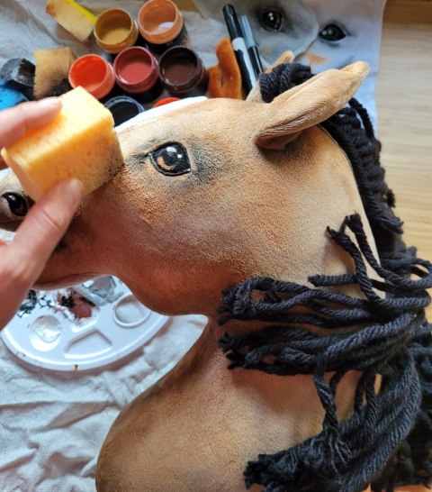 Hobby Horse Duży koń na kiju Premium - maść jelenia A3 Hobby Horse Duży koń na kiju Premium - maść jelenia A3