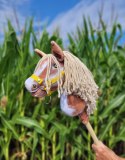 Hobby Horse Mały koń na kiju Premium - srokaty tobiano z beżową grzywą A4