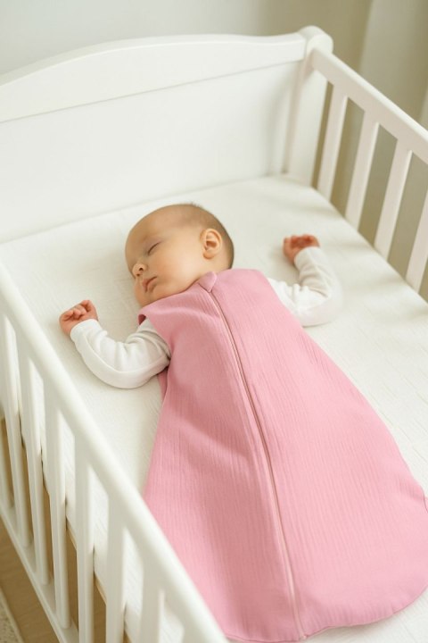 Muślinowy śpiworek dla dzieci zaokrąglony M 6-12 mcy letni TOG 1.0 - pastel pink Muślinowy śpiworek dla dzieci zaokrąglony M 6-12 mcy letni TOG 1.0 - pastel pink