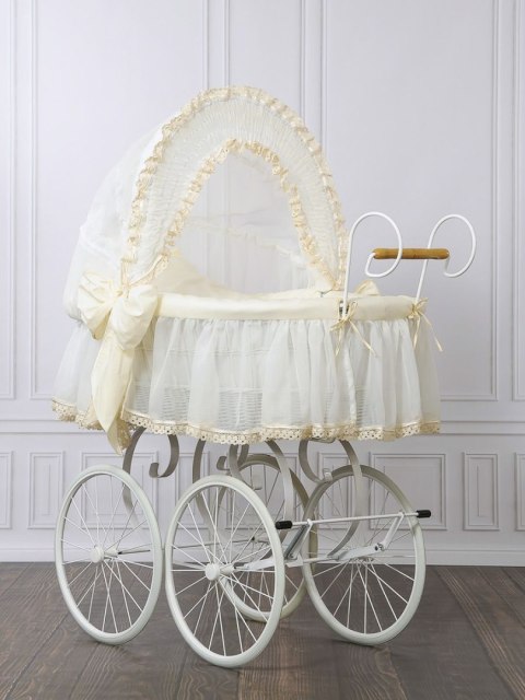 Wiklinowy kosz Mojżesza Retro ze składaną budką Eliza - biały + kremowa pościel z koronką