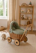 Wiklinowy wózek dla lalek pchacz z szałwiową pościelką i miękką wyściółką STELLA - naturalny