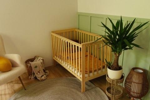 KLUPŚ Łóżeczko z barierką IWON sosna 120x60